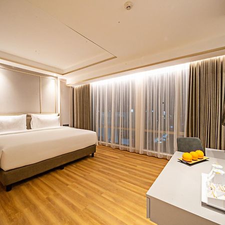 Platinum Hotel Tunjungan Σουραμπάγια Εξωτερικό φωτογραφία