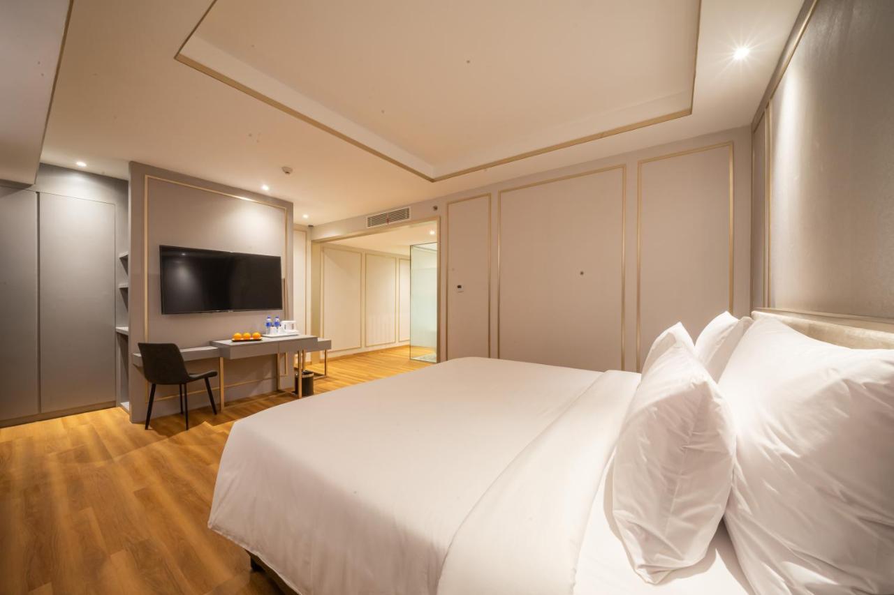 Platinum Hotel Tunjungan Σουραμπάγια Εξωτερικό φωτογραφία