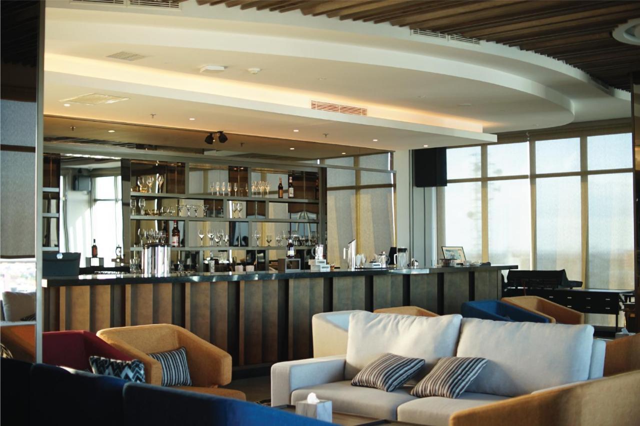 Platinum Hotel Tunjungan Σουραμπάγια Εξωτερικό φωτογραφία