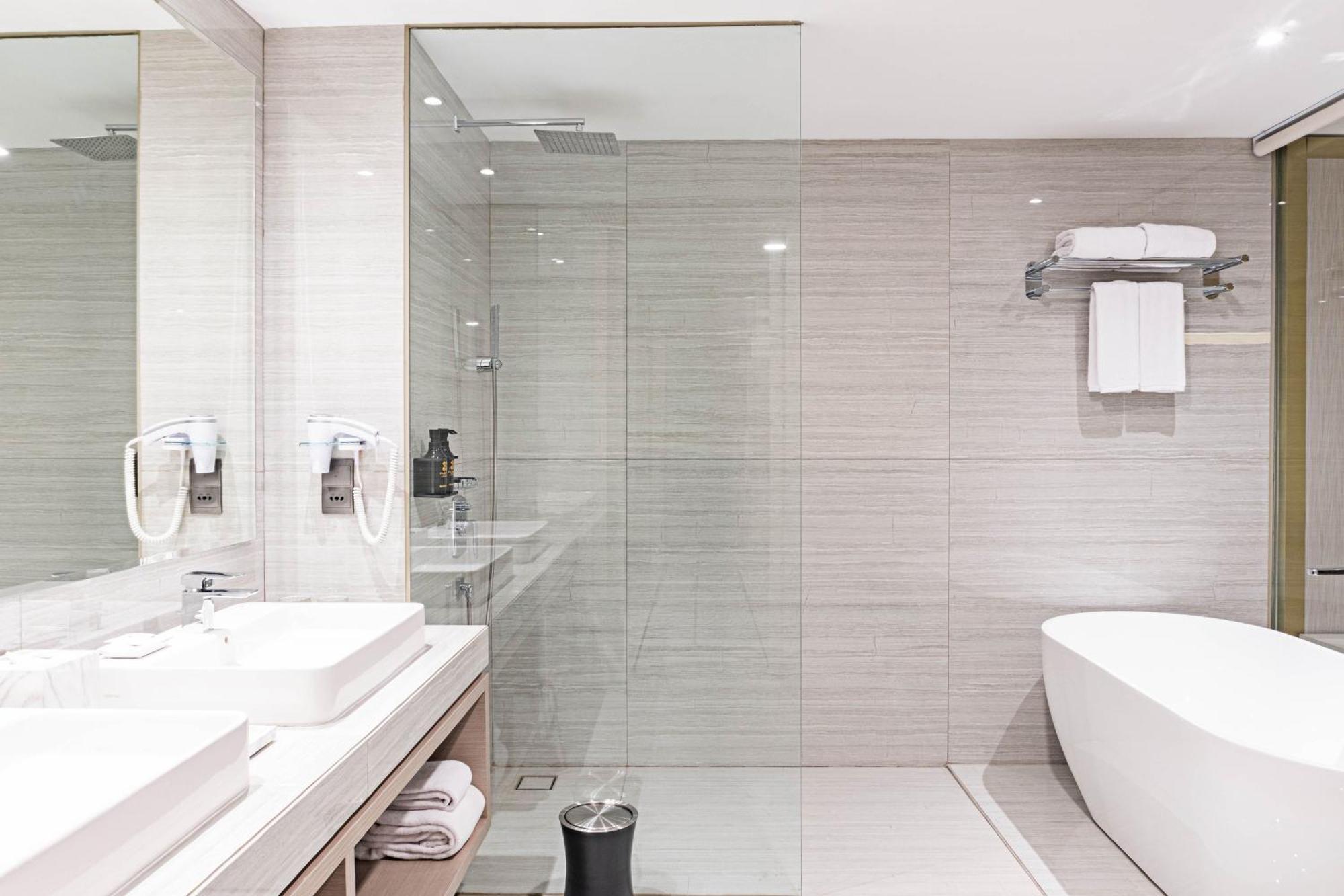 Platinum Hotel Tunjungan Σουραμπάγια Εξωτερικό φωτογραφία
