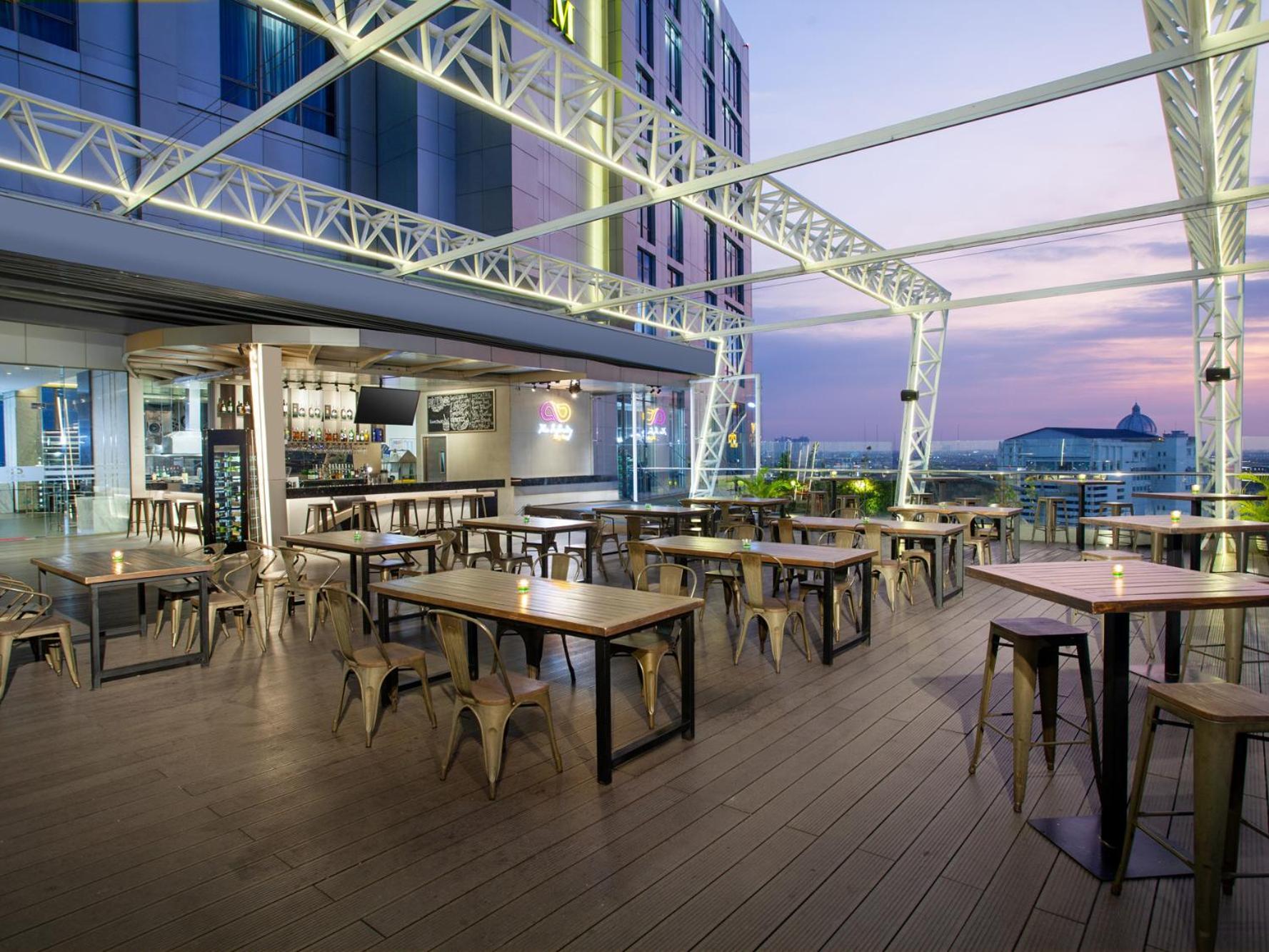 Platinum Hotel Tunjungan Σουραμπάγια Εξωτερικό φωτογραφία